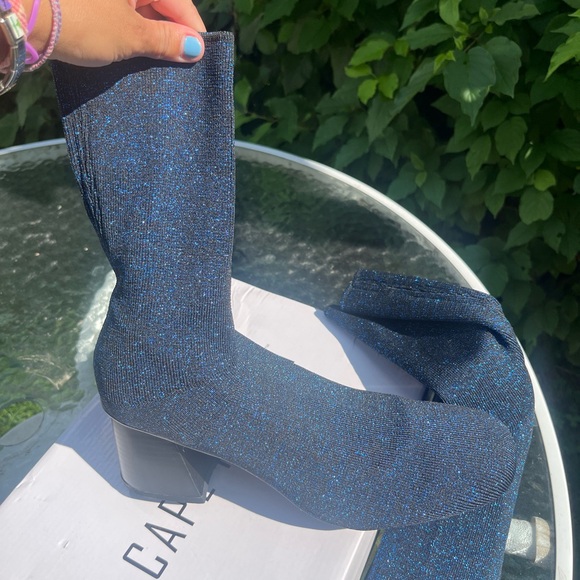 Cape Robbin size 9 blue Daisy metallic sock boots - Picture 3 of 4